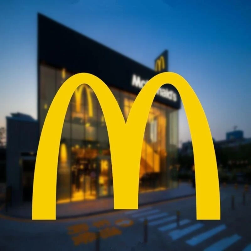 ملصق شعار "M" مخصص للنافذة