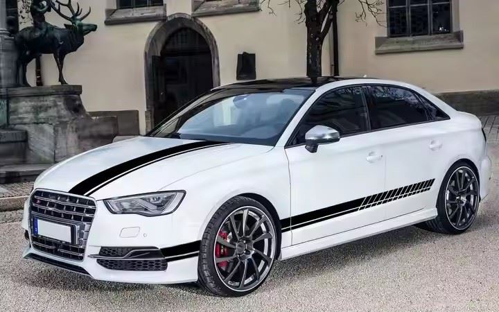 تخصيص ملصق شريط جانبي للسباق لـ Audi