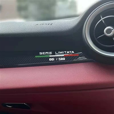 ملصق طبعة consomelemited لألفا روميو