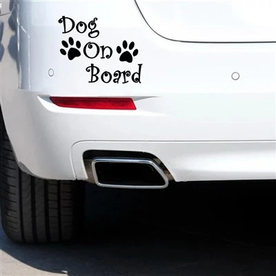 كلب على متن ملصق لطيف pawprint
